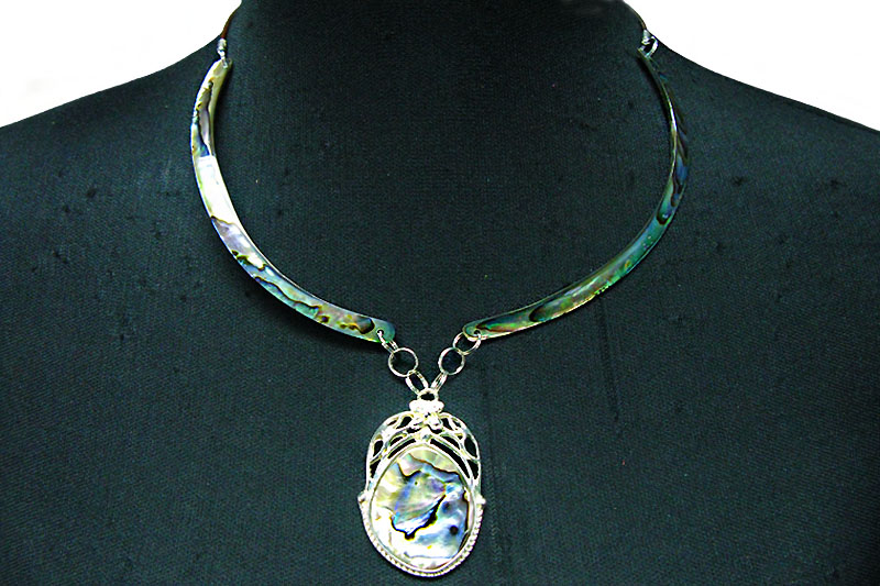 3 Simple Ways to Style a Choker Necklace
