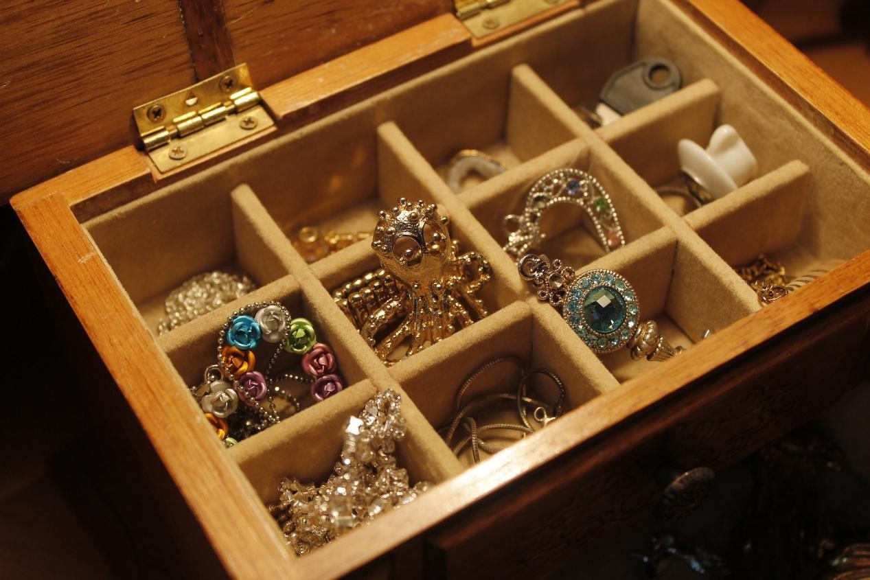 Which-Jewelry-Metal-Suit-Your-Taste